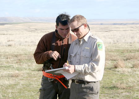 9117_checking_notes_munsel